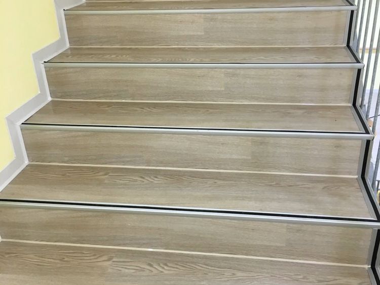 Fußbodenprofilsysteme für Parkett- und Treppenkantenprofilsysteme
